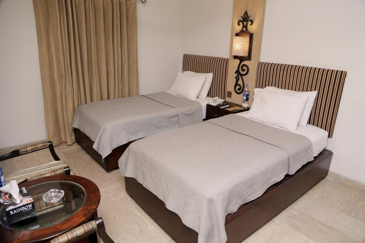 Shelton Hotel Lahore Exterior foto